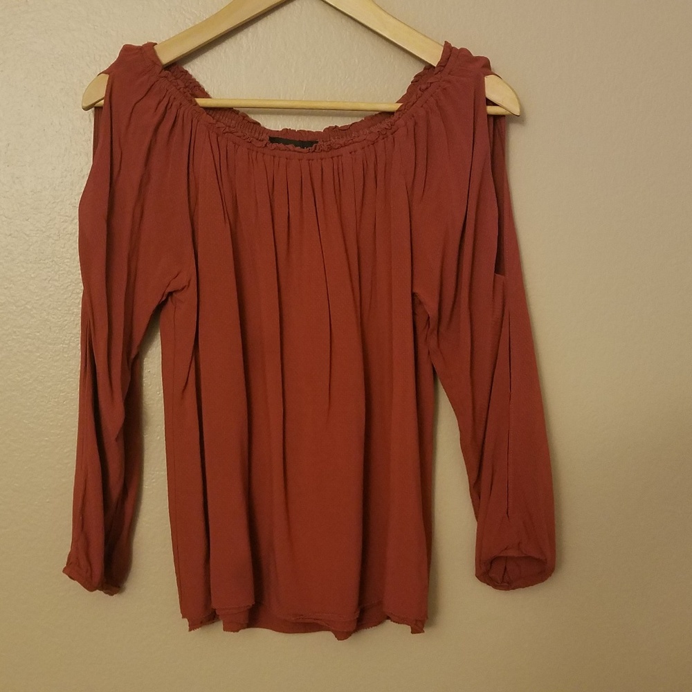 Sanctuary open arms top S